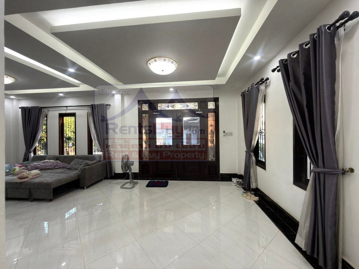 houseforsale04 6747-Premium Two-Story Home with Convenience Store – 15 Minutes from the Airport