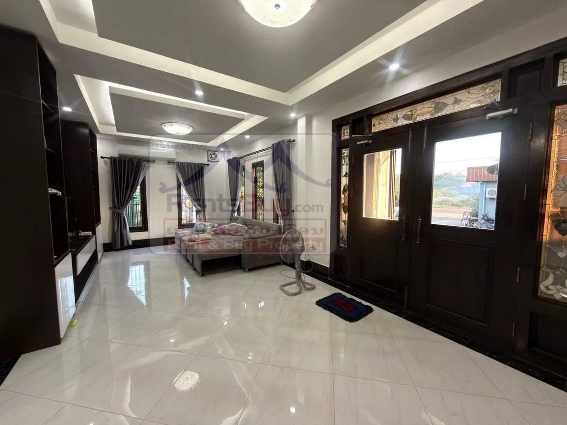 houseforsale08 6747-Premium Two-Story Home with Convenience Store – 15 Minutes from the Airport