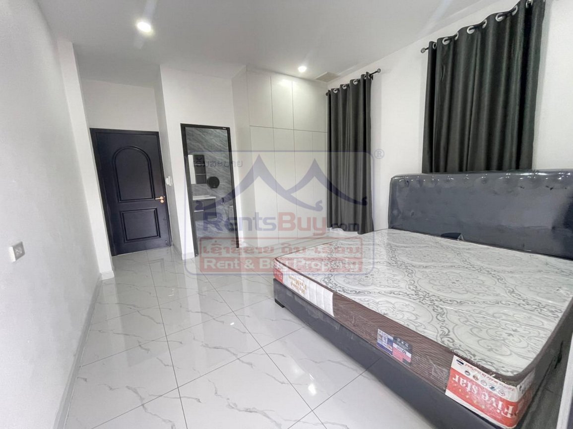 6730-Move-In Ready! Brand New, Fully Furnished 4-Bedroom Home