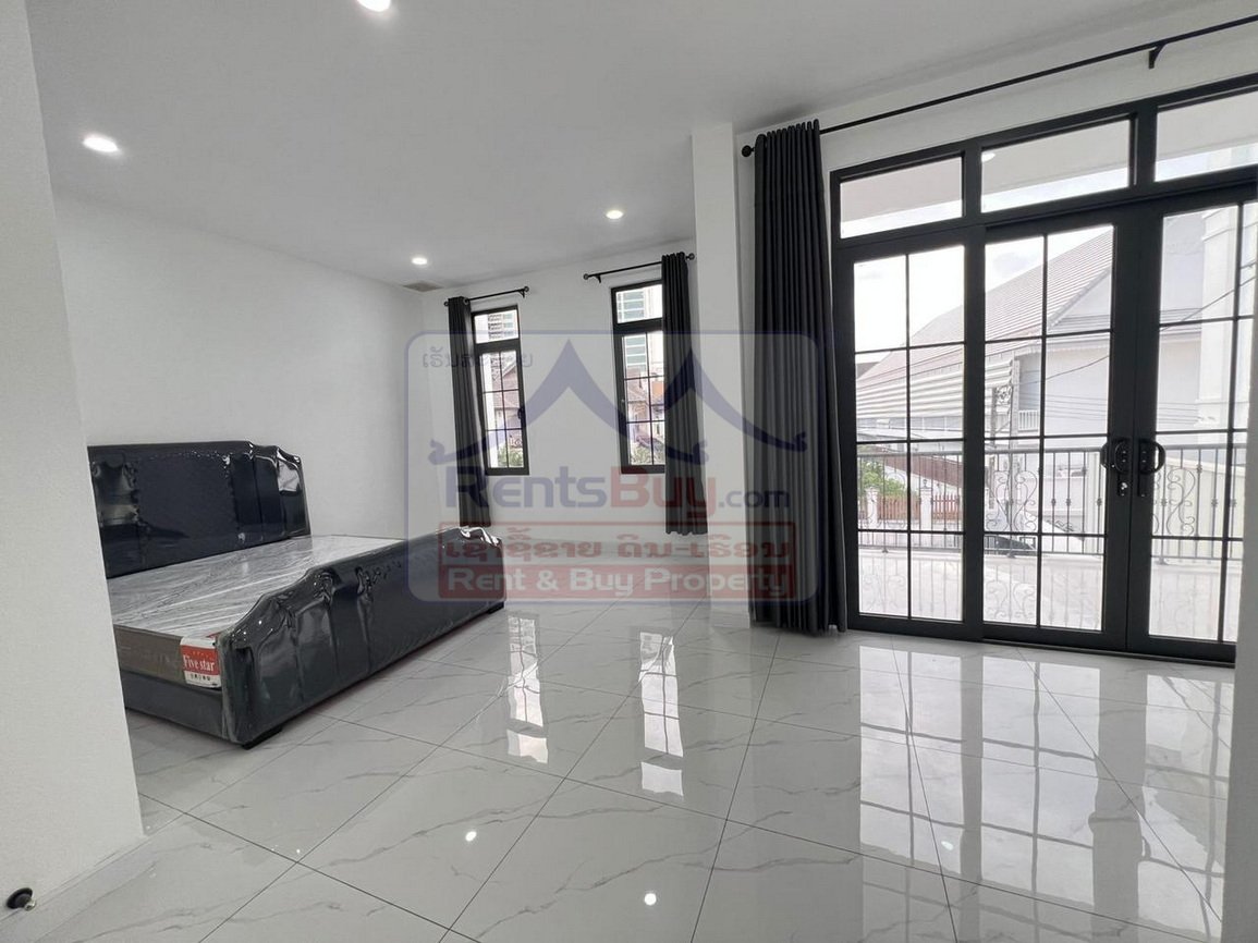 6730-Move-In Ready! Brand New, Fully Furnished 4-Bedroom Home