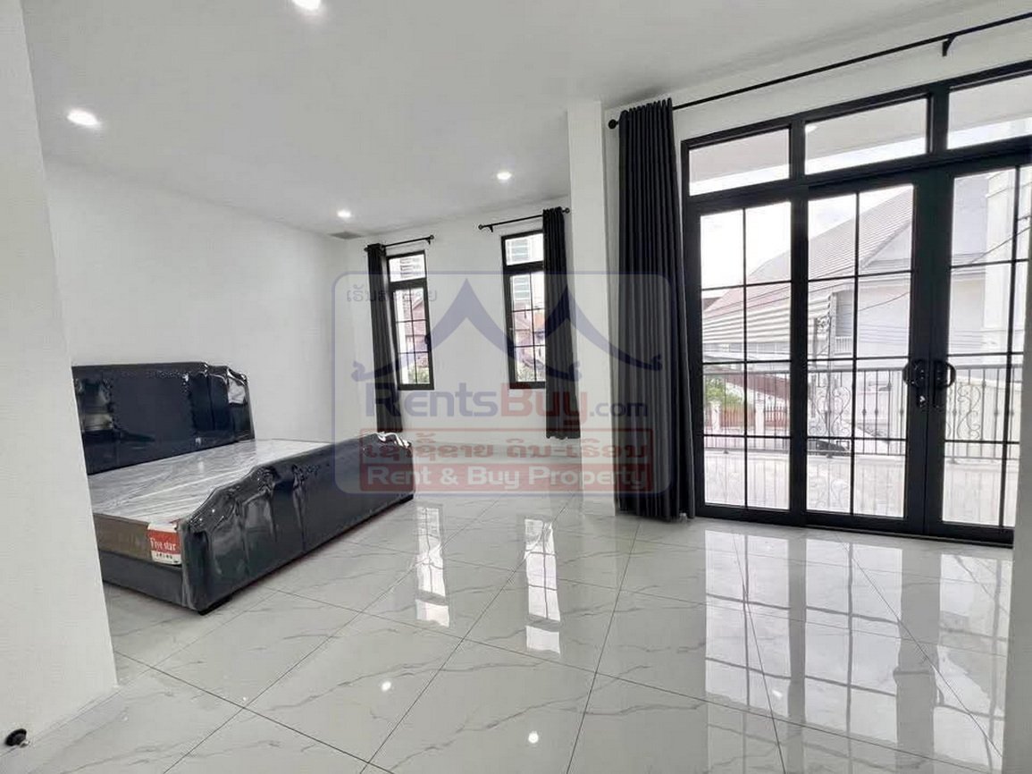 6730-Move-In Ready! Brand New, Fully Furnished 4-Bedroom Home