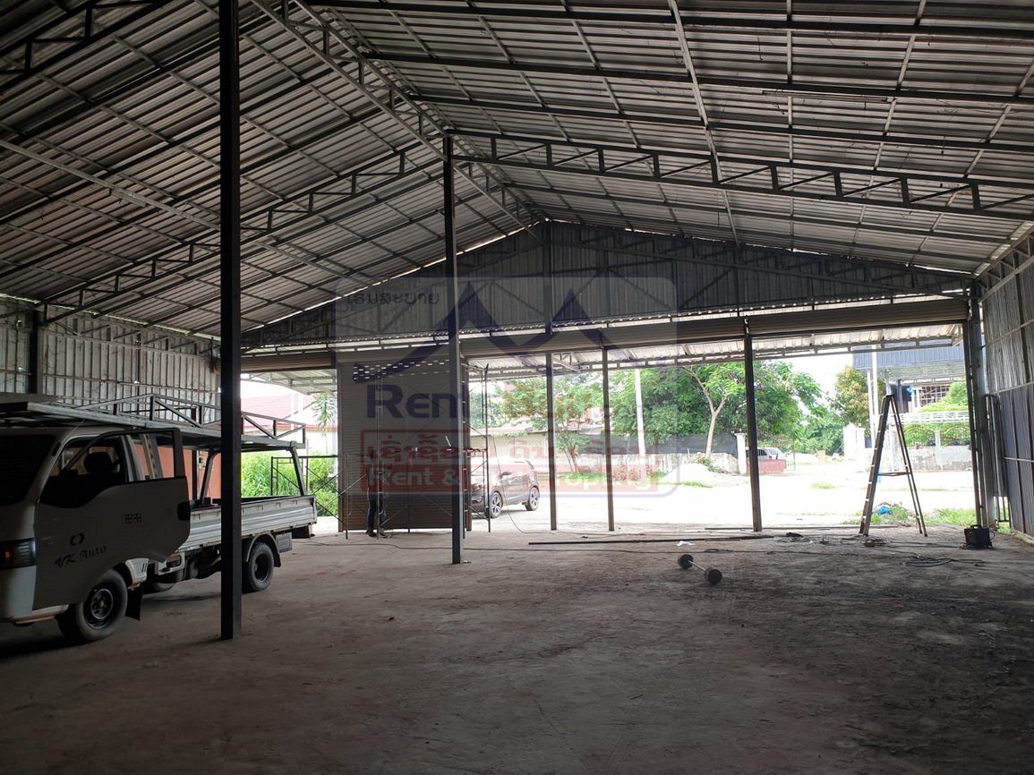 6724-High-Value 450m² Commercial Base with Staff Quarters in Convenient Xiengda Area