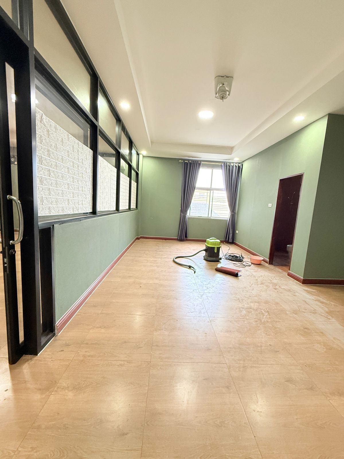 6689-Rare 6-Bedroom Commercial Shophouse with 8 Bathrooms – Ideal for Retail + Professional Offices