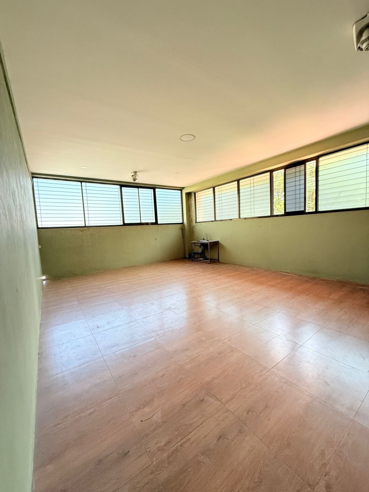 6689-Rare 6-Bedroom Commercial Shophouse with 8 Bathrooms – Ideal for Retail + Professional Offices