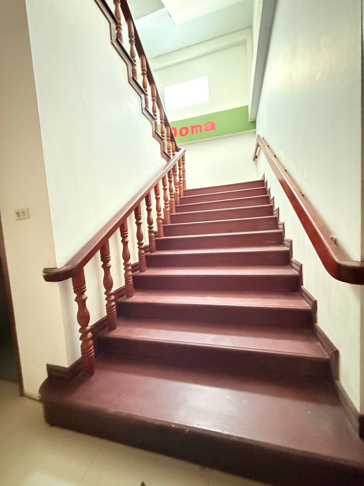 6689-Rare 6-Bedroom Commercial Shophouse with 8 Bathrooms – Ideal for Retail + Professional Offices