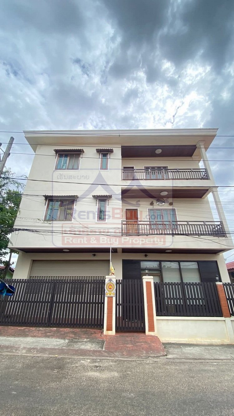 Buildingforrent03 6759-Property for Rent: 3-Story Building near Thong Khan Kham Market
