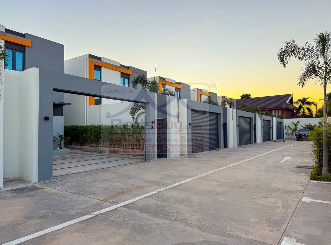 compoundhouse11 6781-Prime Vientiane New Compound – Luxury 3–8 Bedroom Houses with Pool Near Setthathirath Hospital
