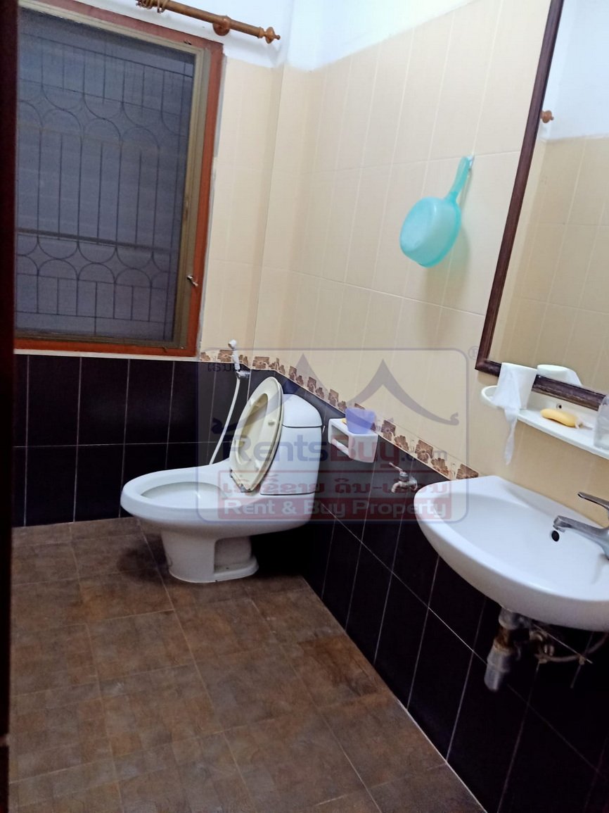 6776-Spacious Lao-Style Modern Compound Residence for Rent in Prime That Luang District, Vientiane
