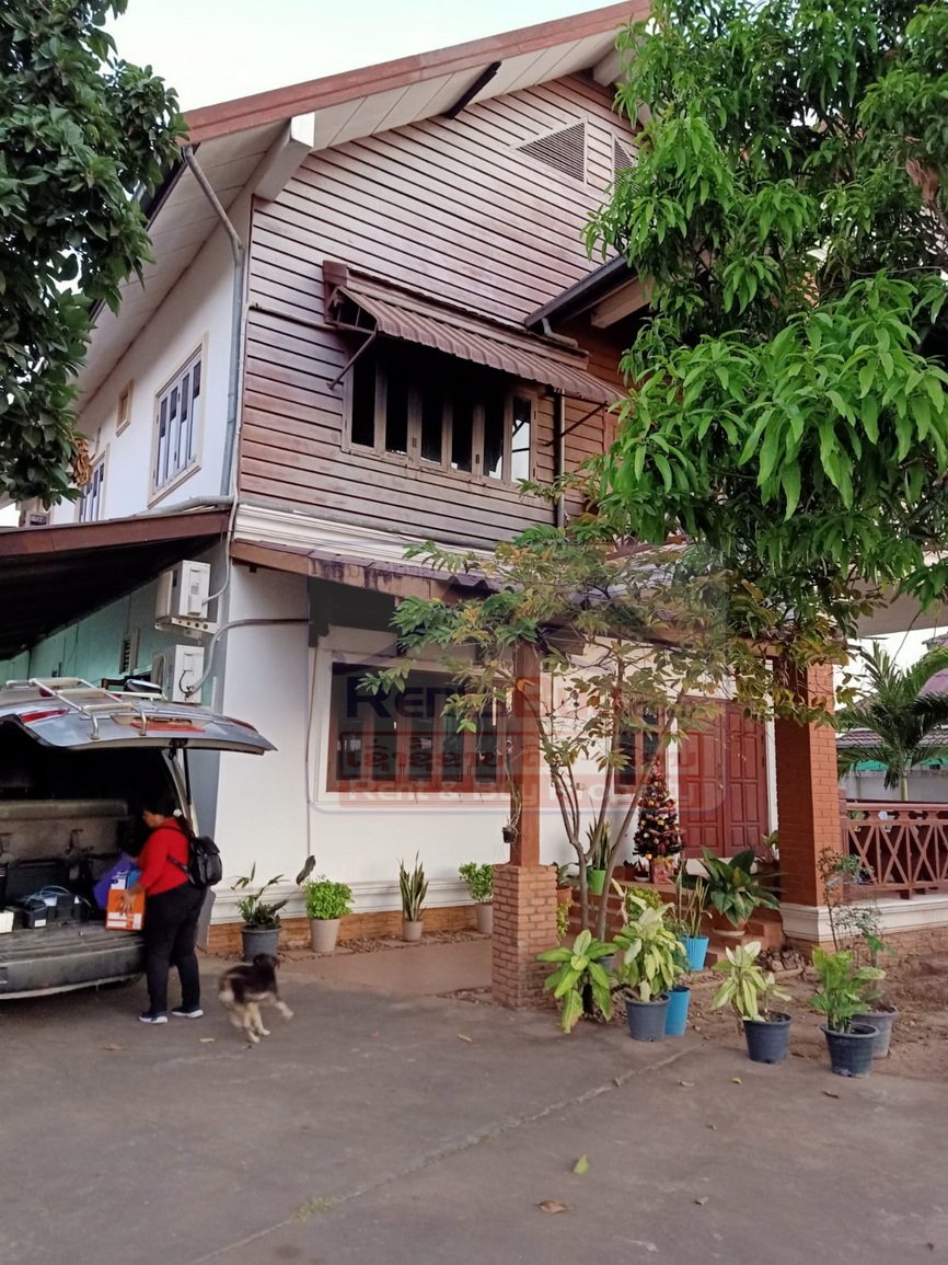 6776-Spacious Lao-Style Modern Compound Residence for Rent in Prime That Luang District, Vientiane