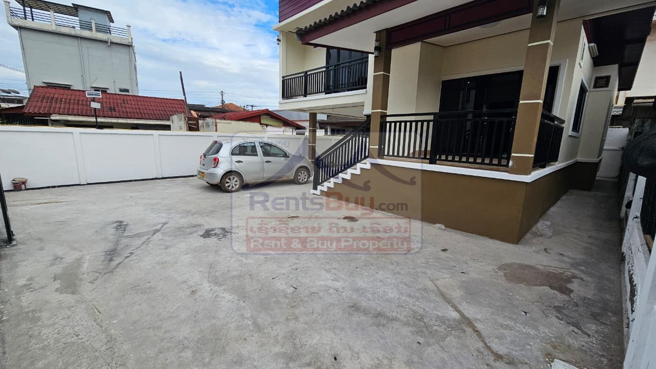 6763-Modern 3-Bedroom Half-Storey Home Near National Circus – Fully Furnished & Move-In Ready!