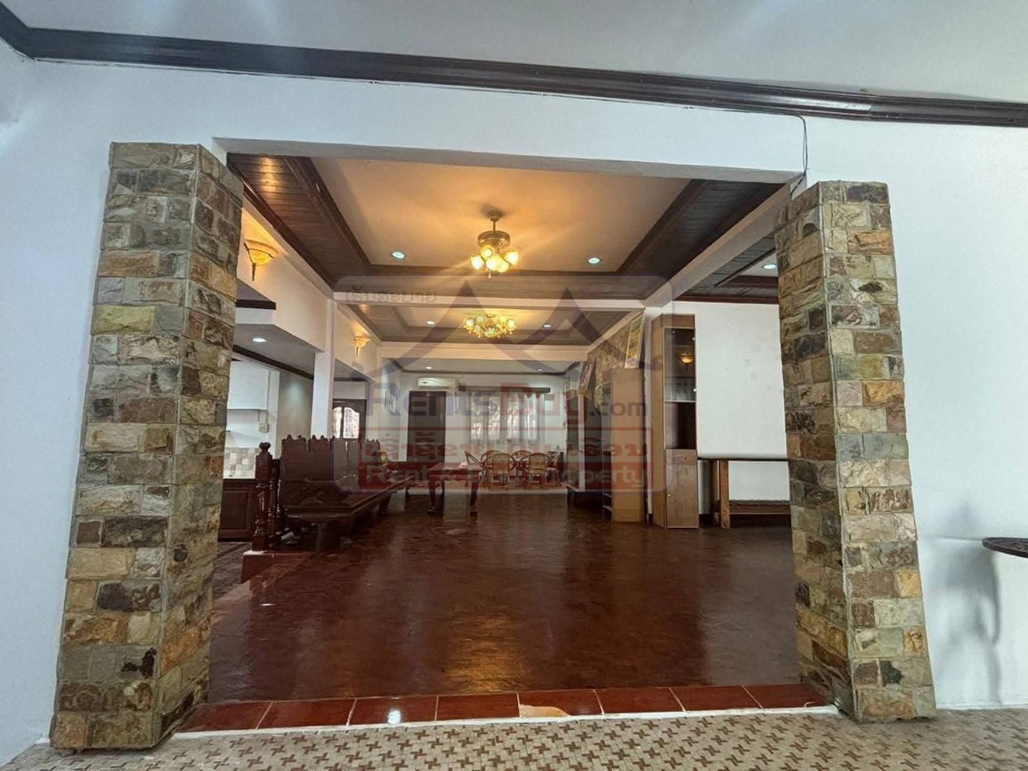 houseforrent09 6761-House for Rent near That Luang, Patuxay Area, Vientiane Capital