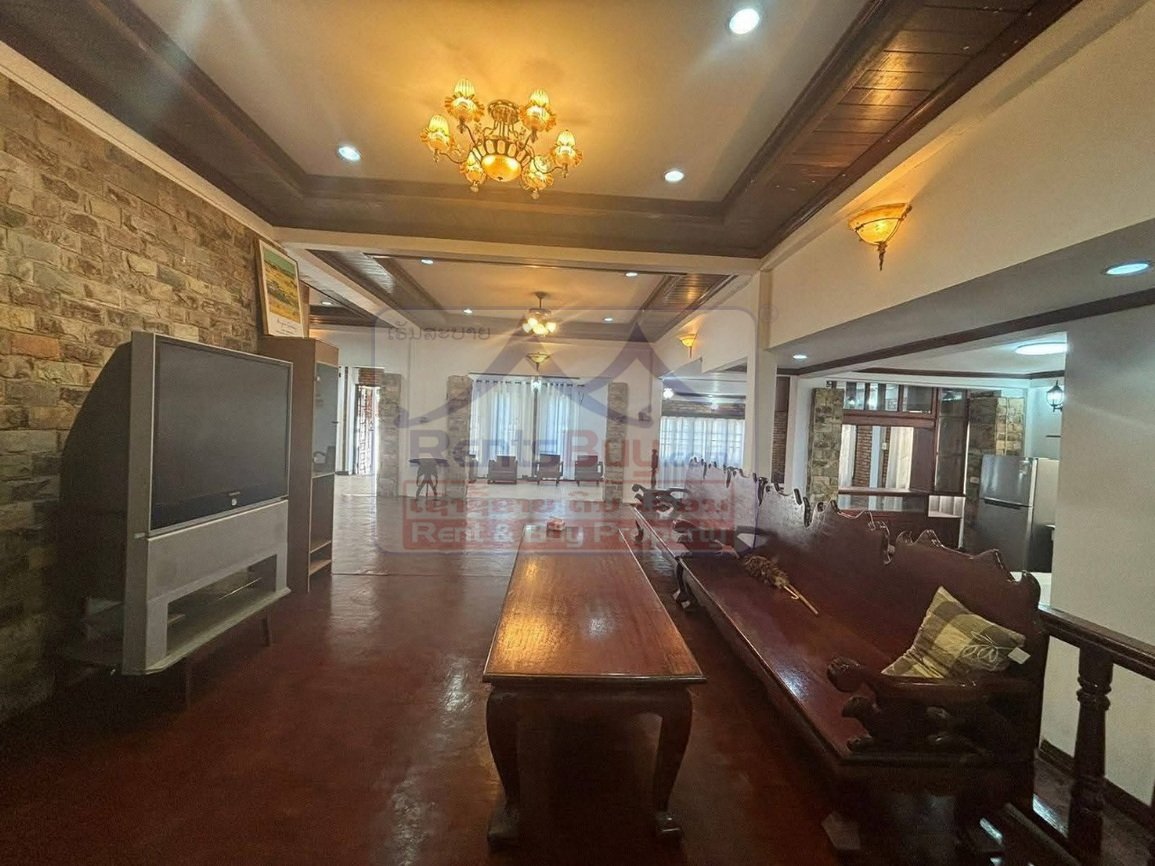 houseforrent10 6761-House for Rent near That Luang, Patuxay Area, Vientiane Capital