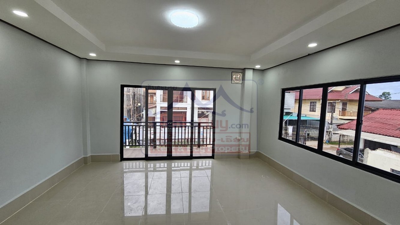 6763-Modern 3-Bedroom Half-Storey Home Near National Circus – Fully Furnished & Move-In Ready!