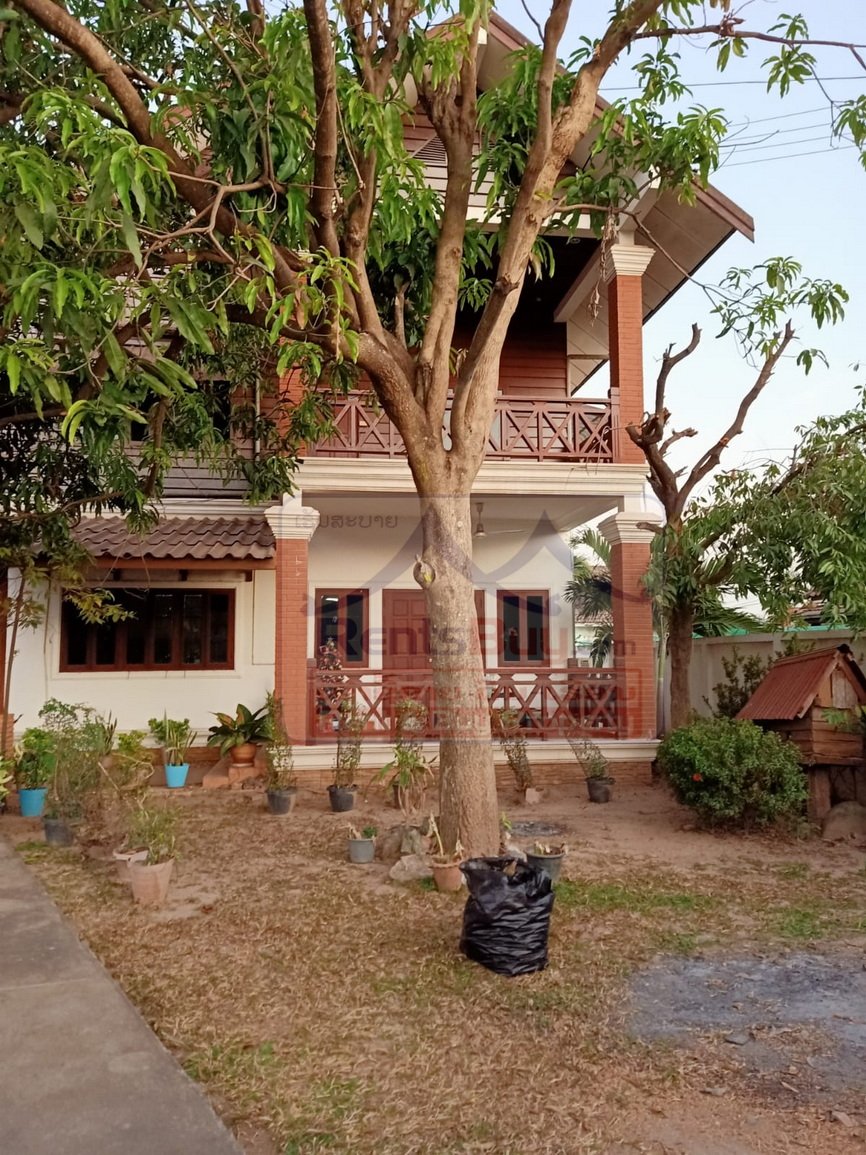 6776-Spacious Lao-Style Modern Compound Residence for Rent in Prime That Luang District, Vientiane