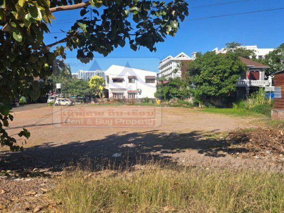 6765-Prime Riverside Land for Sale – 272 sqm with Direct River Frontage