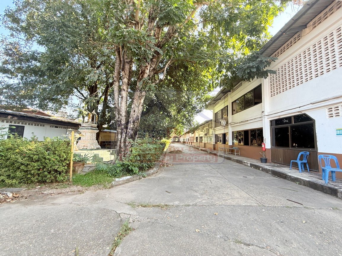 6804-Lao–Thai Gateway Industrial Hub: 10,000sqm Factory with Comprehensive Management & Staff Quarters