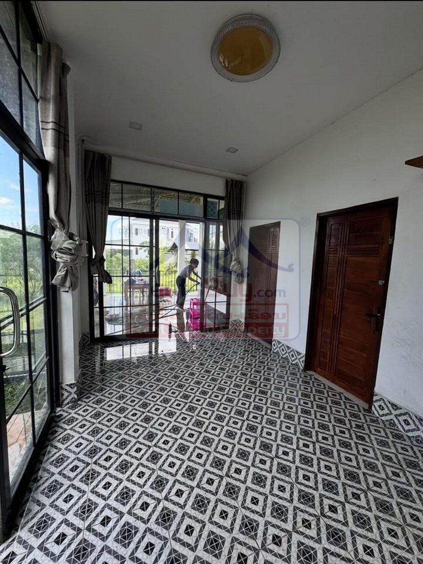 6802-Newly Built Modern 2-Bedroom House in Xaysettha District, Vientiane