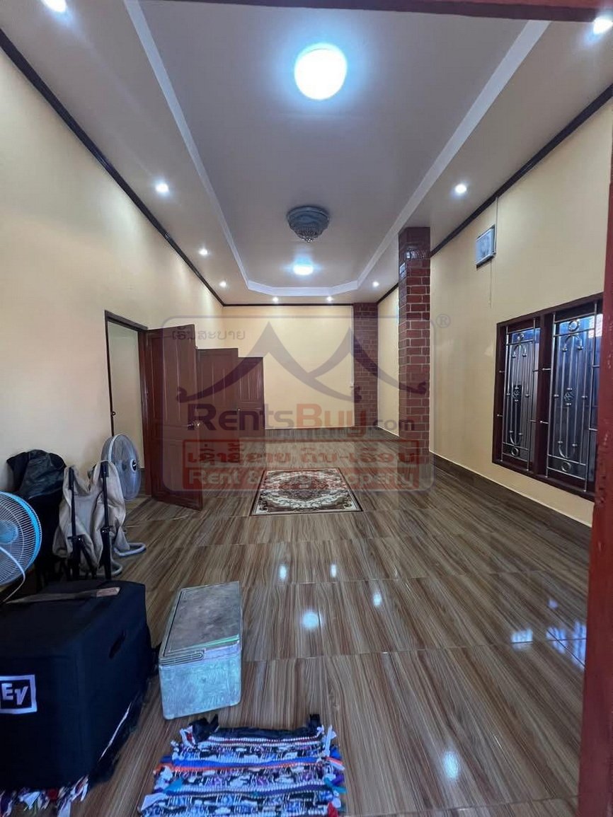 houseforrent01 6814-Well-Maintained 3BR/3BA Rental with Large Parking near Dongdok