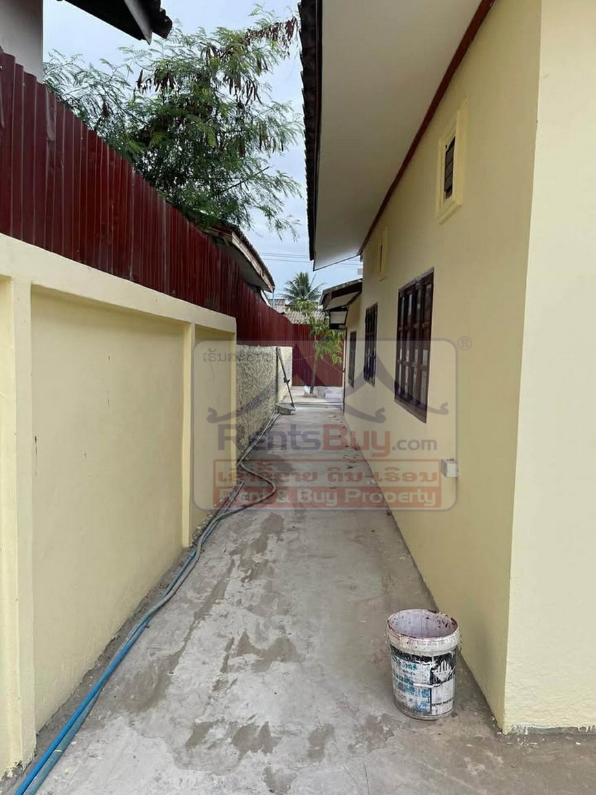 6813-Convenient Xaysettha Living: 2BR House Near Special Economic Zone