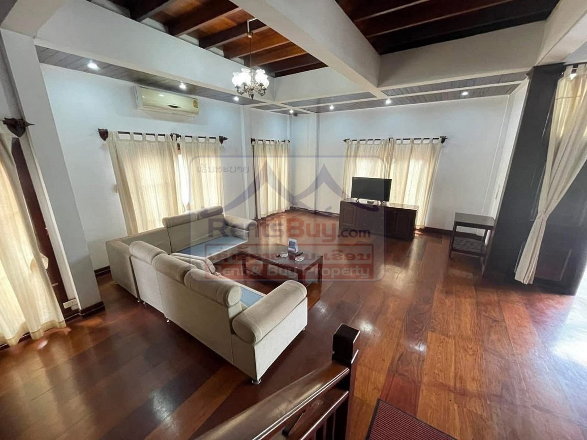 6818-Modern 3-Bedroom Executive Home Near Patuxai & That Luang – Chanthabouly District