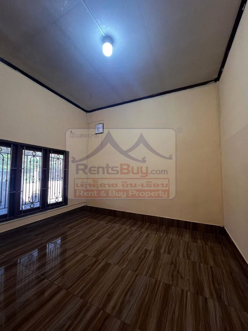 houseforrent03 6814-Well-Maintained 3BR/3BA Rental with Large Parking near Dongdok
