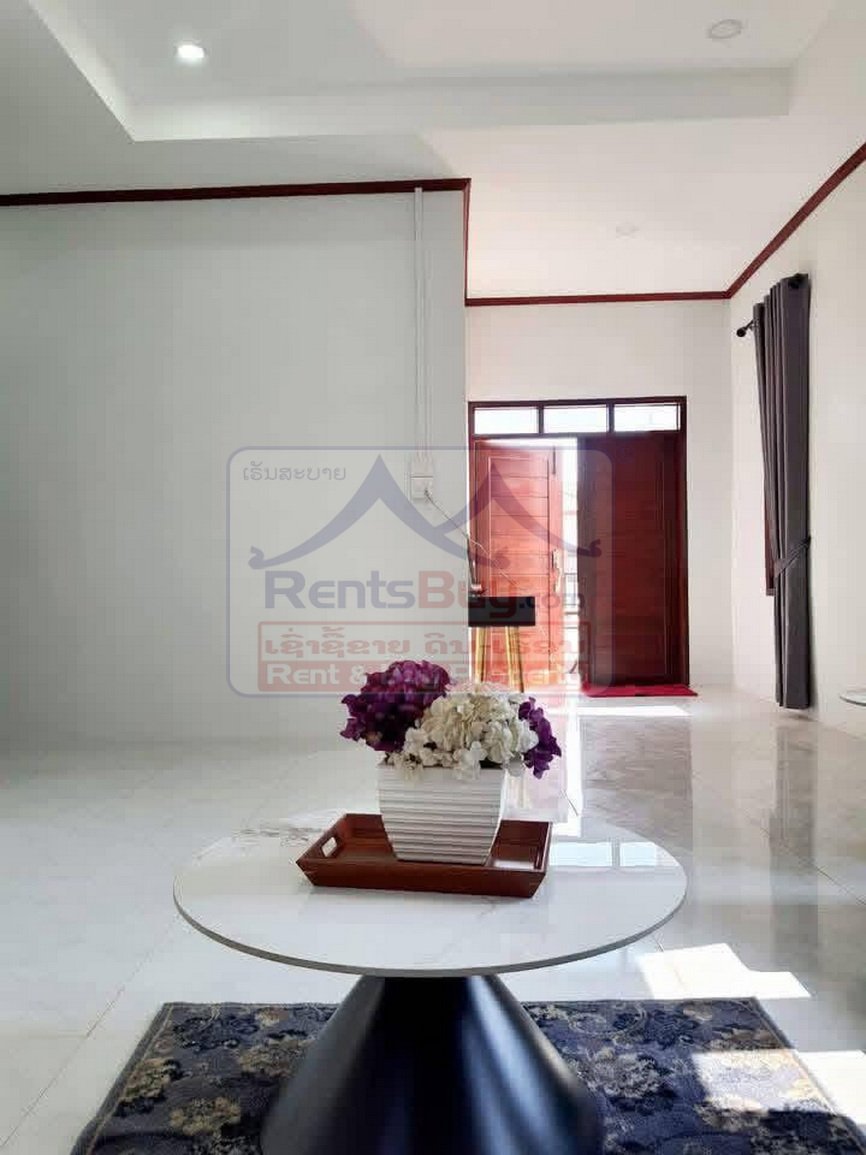 6817-Modern 3-Bedroom Villa Near That Luang Lake – Prime Vientiane Living