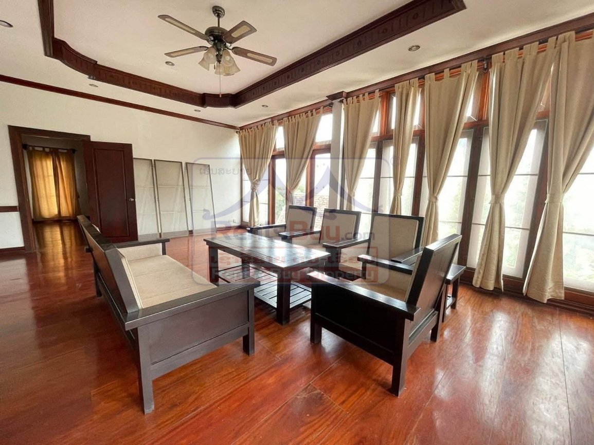 6818-Modern 3-Bedroom Executive Home Near Patuxai & That Luang – Chanthabouly District