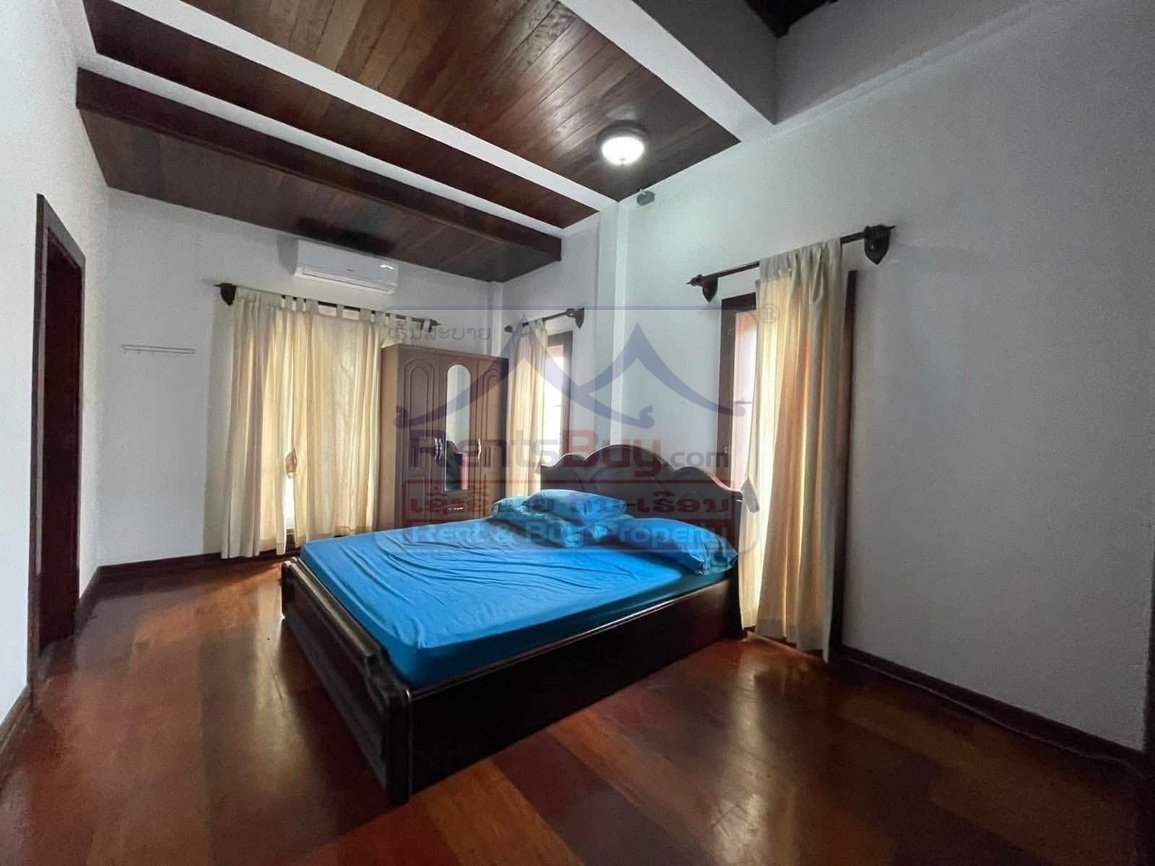 6818-Modern 3-Bedroom Executive Home Near Patuxai & That Luang – Chanthabouly District