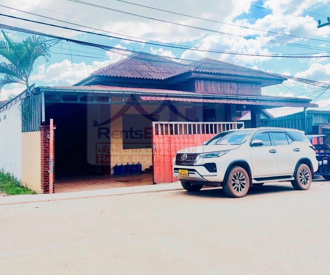 houseforrent05 6814-Well-Maintained 3BR/3BA Rental with Large Parking near Dongdok