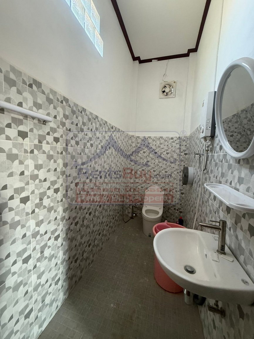 houseforrent06 6811-Modern 2-Storey Residence for Rent Near Lao Country Club