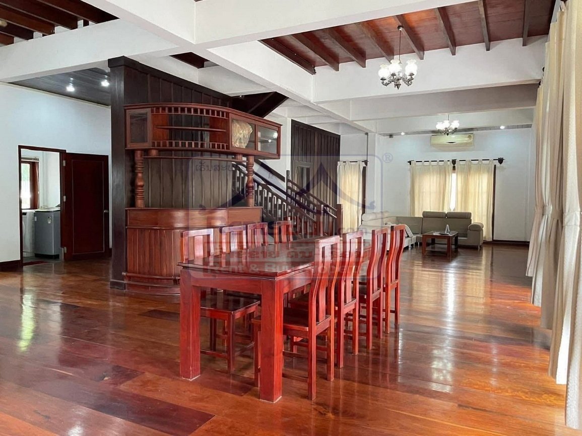 6818-Modern 3-Bedroom Executive Home Near Patuxai & That Luang – Chanthabouly District