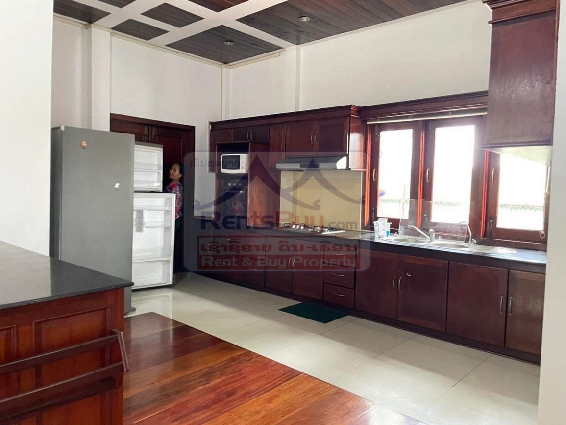6818-Modern 3-Bedroom Executive Home Near Patuxai & That Luang – Chanthabouly District