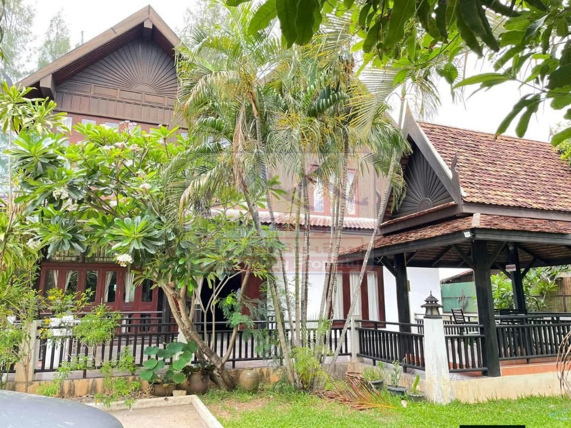 6818-Modern 3-Bedroom Executive Home Near Patuxai & That Luang – Chanthabouly District