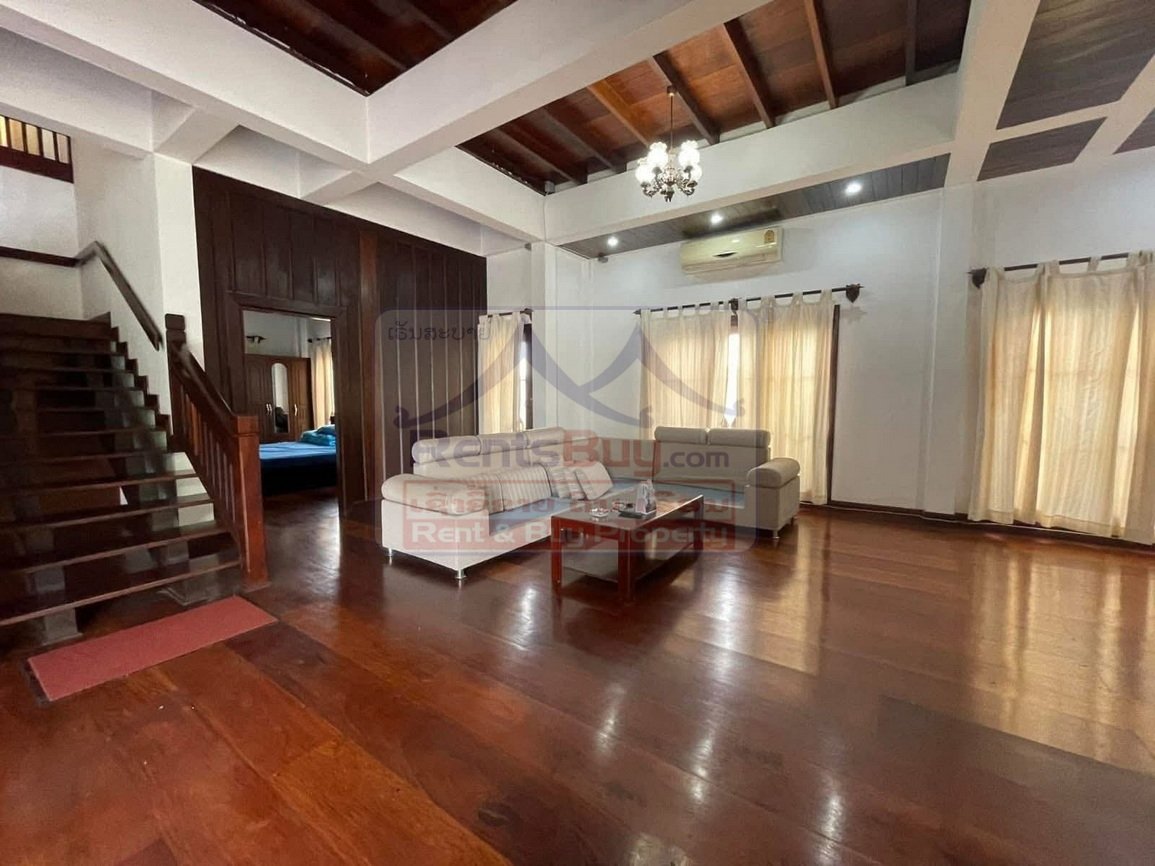 6818-Modern 3-Bedroom Executive Home Near Patuxai & That Luang – Chanthabouly District