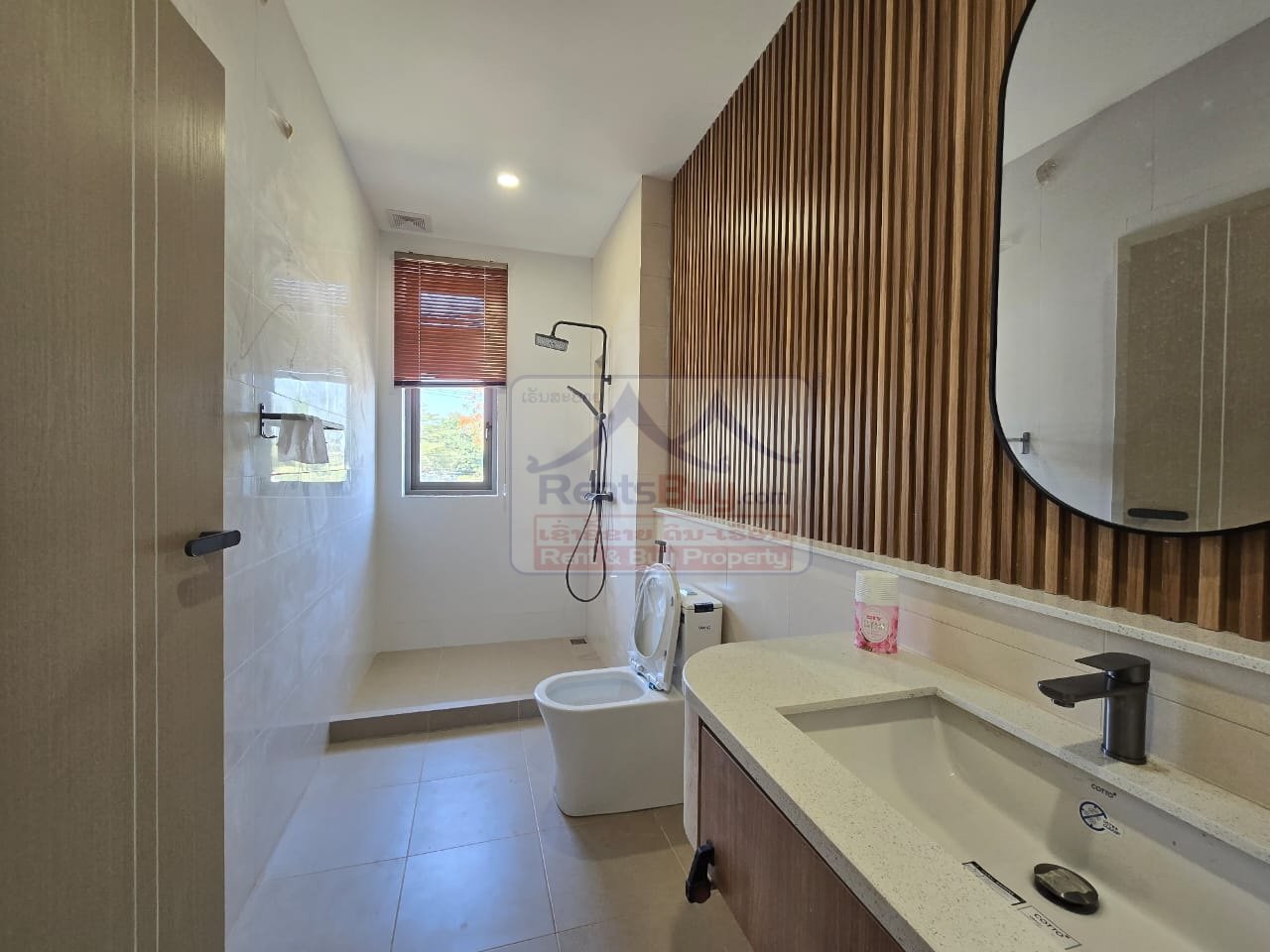 Houseforrent10 6882-Spacious Living Redefined: 5-Bedroom Villa with 7 Bathrooms Near Embassy of China, Vientiane