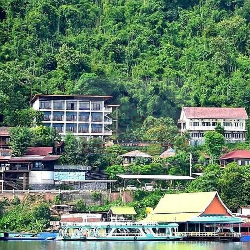 businessforsale15 6861-Premier 5-Hectare Resort & Convention Center | Prime Investment Opportunity