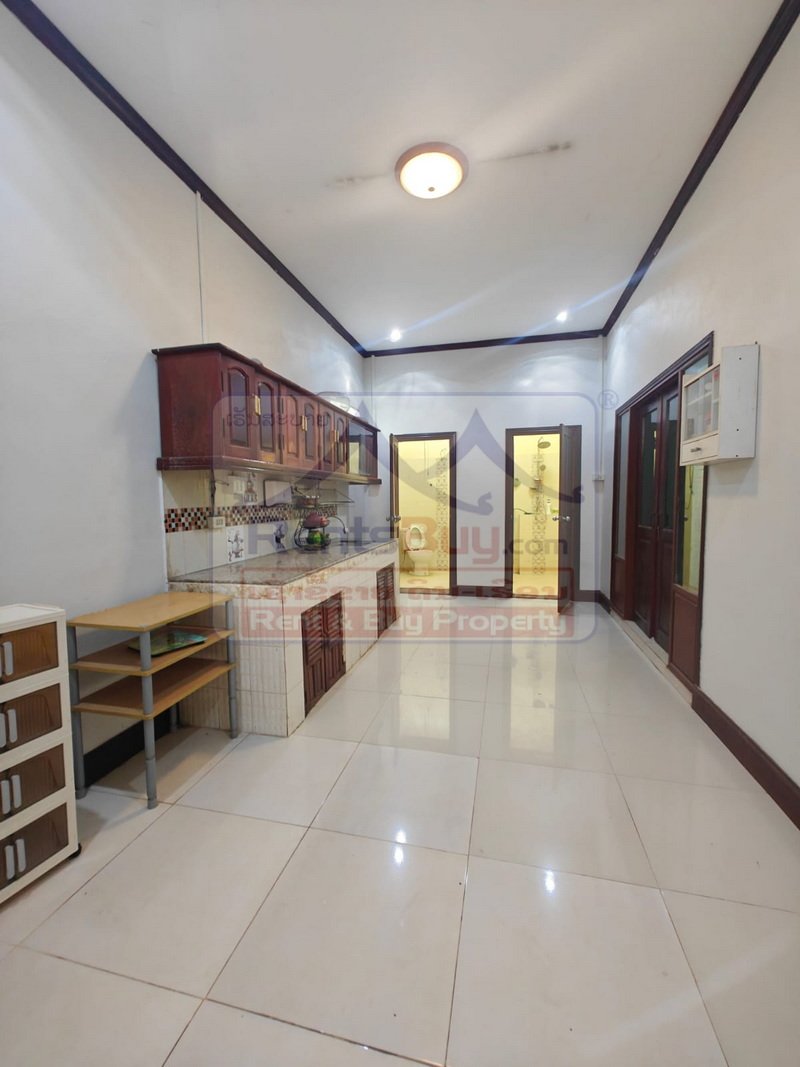 6846-Fully Furnished Family Villa in Xaysettha: 3 Bedrooms, Dedicated Workspace, and Bright Interiors