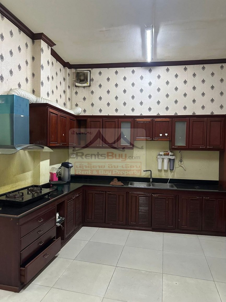 6891-Luxury Shophouse Living: 376-Sqm Modern Residence with Private Spa & Wellness Facilities