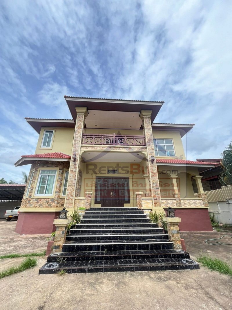 houseforrent05 6848-Spacious Two-Storey Residence with Lush Garden – Hadxayfong District