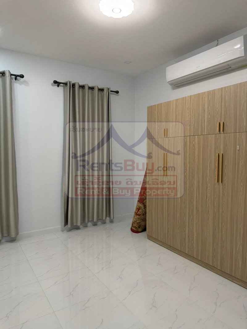 6841-Modern Living Near the Convention Hall: Secure 4-BR Residence with Large Compound