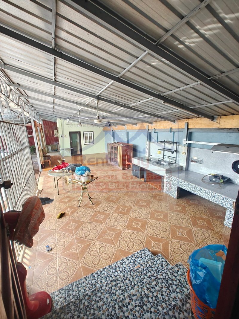 6846-Fully Furnished Family Villa in Xaysettha: 3 Bedrooms, Dedicated Workspace, and Bright Interiors