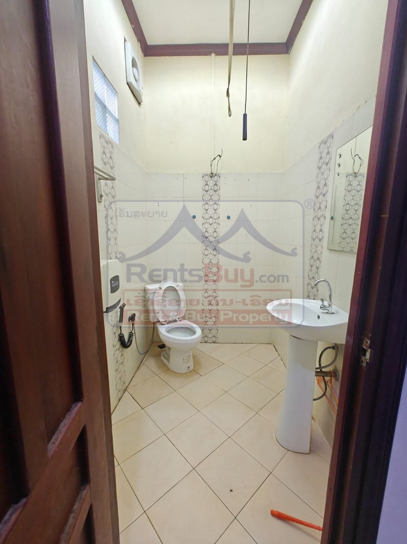 6846-Fully Furnished Family Villa in Xaysettha: 3 Bedrooms, Dedicated Workspace, and Bright Interiors