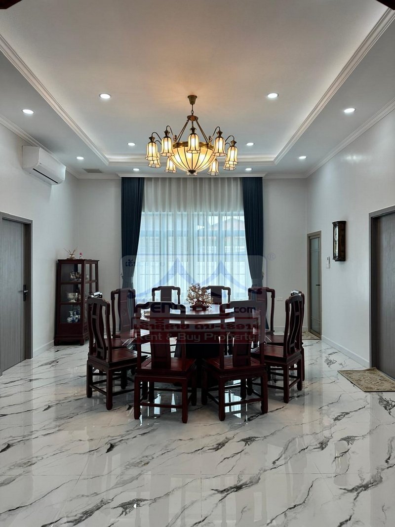 houseforsale05 6886-Prime Executive Residence: Modern 5-Bedroom Estate Near Crowne Plaza & Wattay Airport