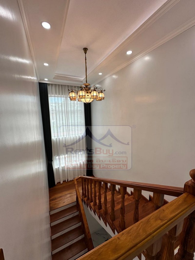 houseforsale07 6886-Prime Executive Residence: Modern 5-Bedroom Estate Near Crowne Plaza & Wattay Airport