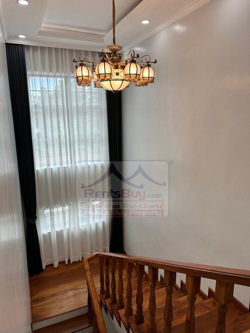 houseforsale09 6886-Prime Executive Residence: Modern 5-Bedroom Estate Near Crowne Plaza & Wattay Airport