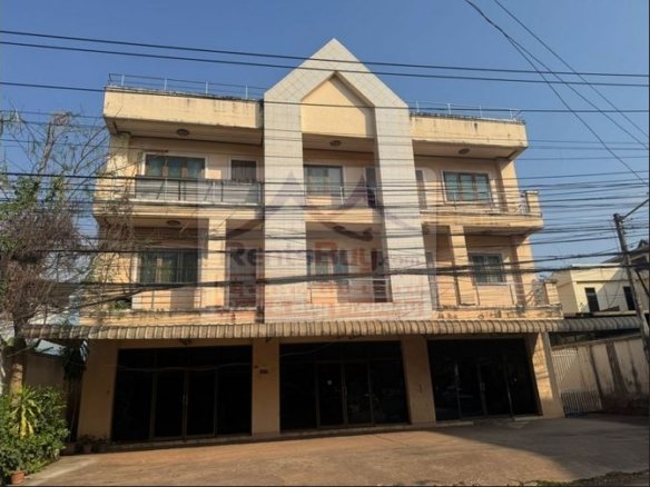 6893-Spacious 4-Bedroom Commercial & Residential Building with Expansive 400sqm Lot
