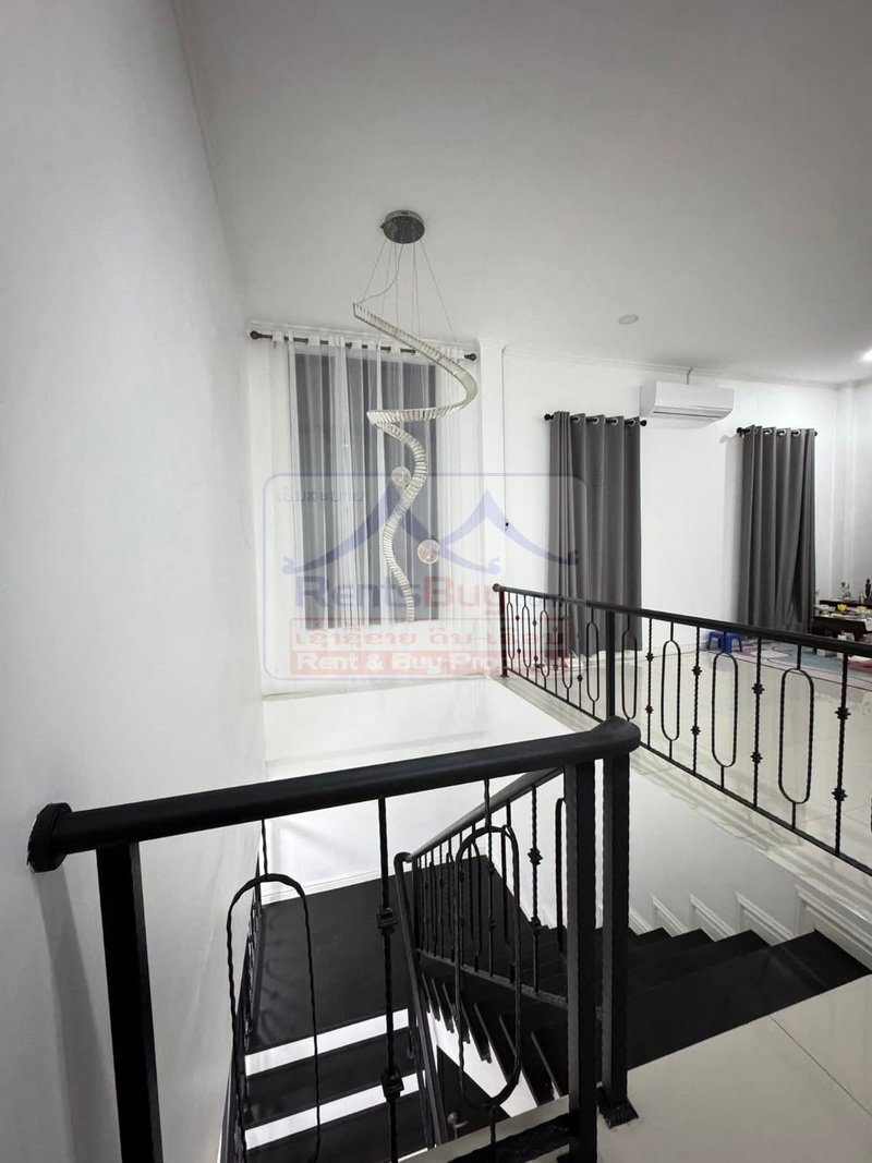 6936-Modern 2-Storey Family Residence Near Setthathirath Hospital