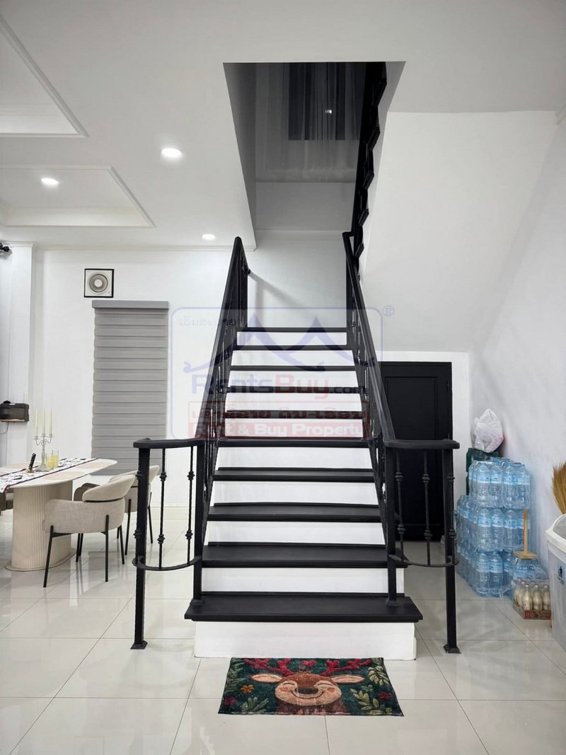 6936-Modern 2-Storey Family Residence Near Setthathirath Hospital