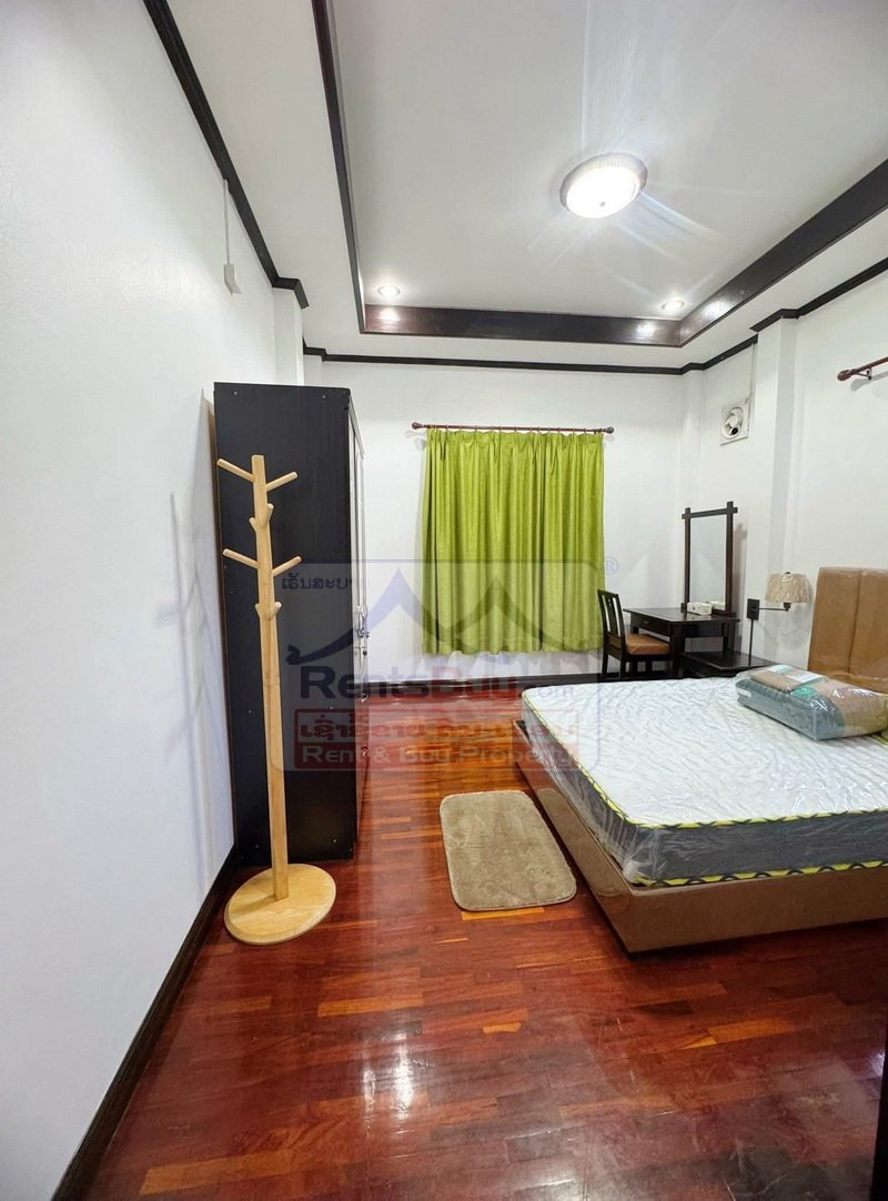houseforrent05 6912-Spacious 4-Bedroom Family Home Near That Luang | Parking for 5 Cars