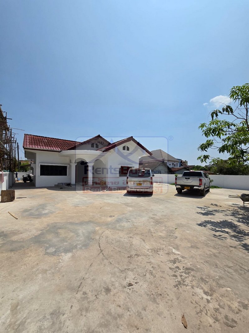 6926-Elegant Family Living in Central Vientiane: Fully Furnished 4-BR Villa for Rent